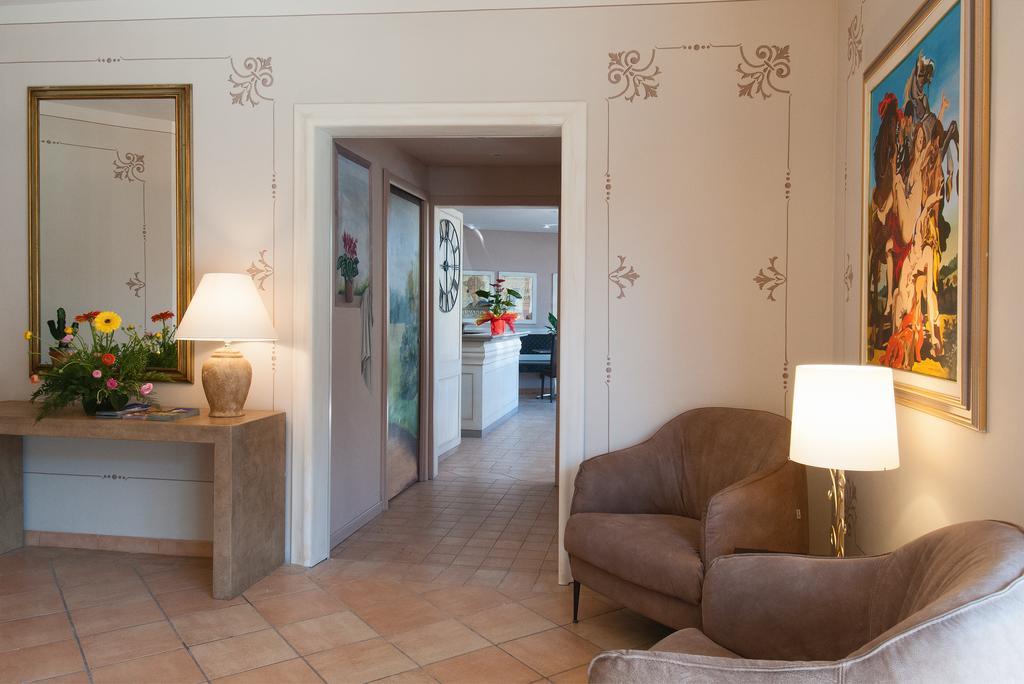 Holiday Rooms Antica Badia Volterra Exterior photo