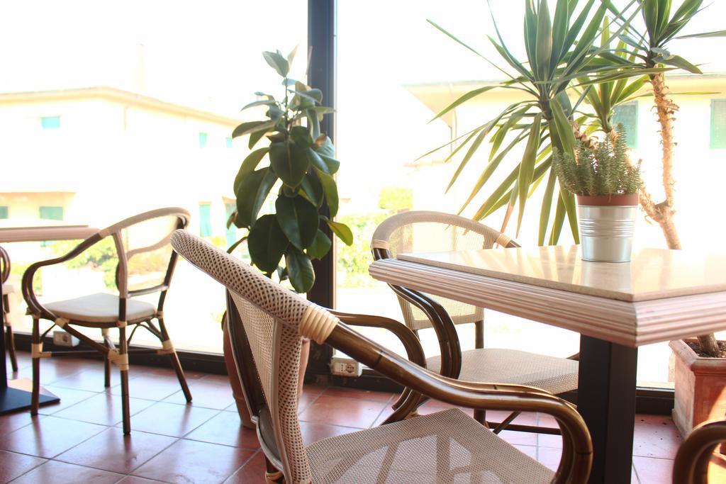 Holiday Rooms Antica Badia Volterra Exterior photo