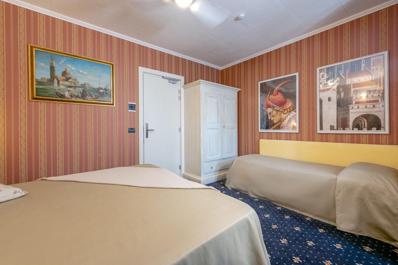 Holiday Rooms Antica Badia Volterra Exterior photo