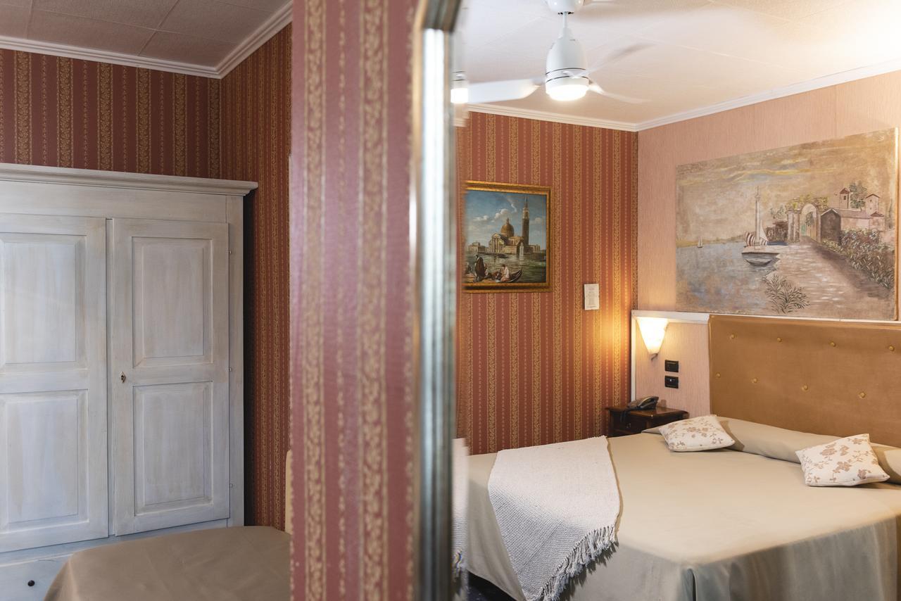 Holiday Rooms Antica Badia Volterra Exterior photo